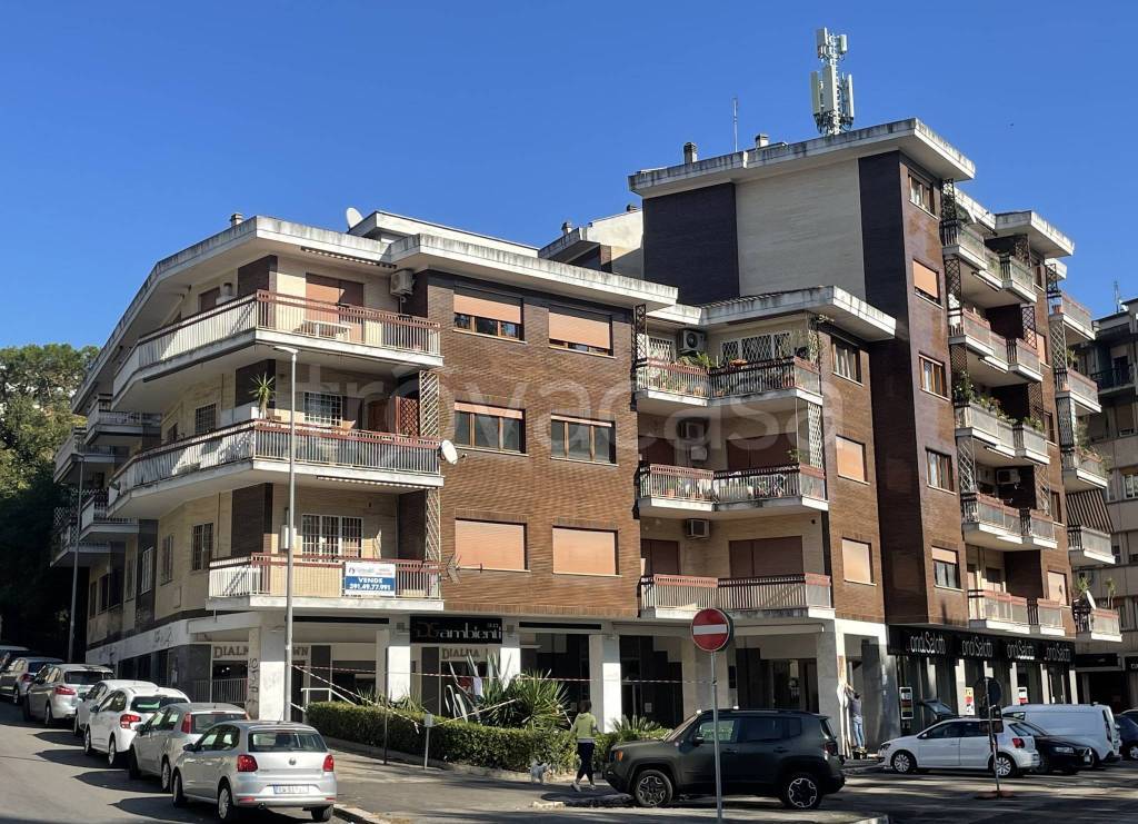 Appartamento in vendita a Roma via dei Prati Fiscali, 258