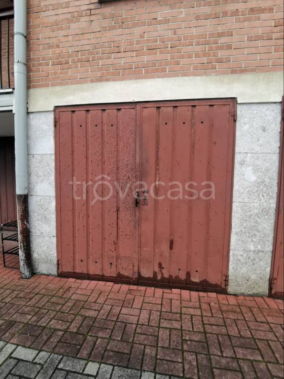 Garage in vendita a Pavia viale Camillo Campari, 66