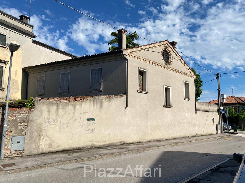 Casa Indipendente in vendita a Piove di Sacco via Fratelli Sanguinazzi, 1