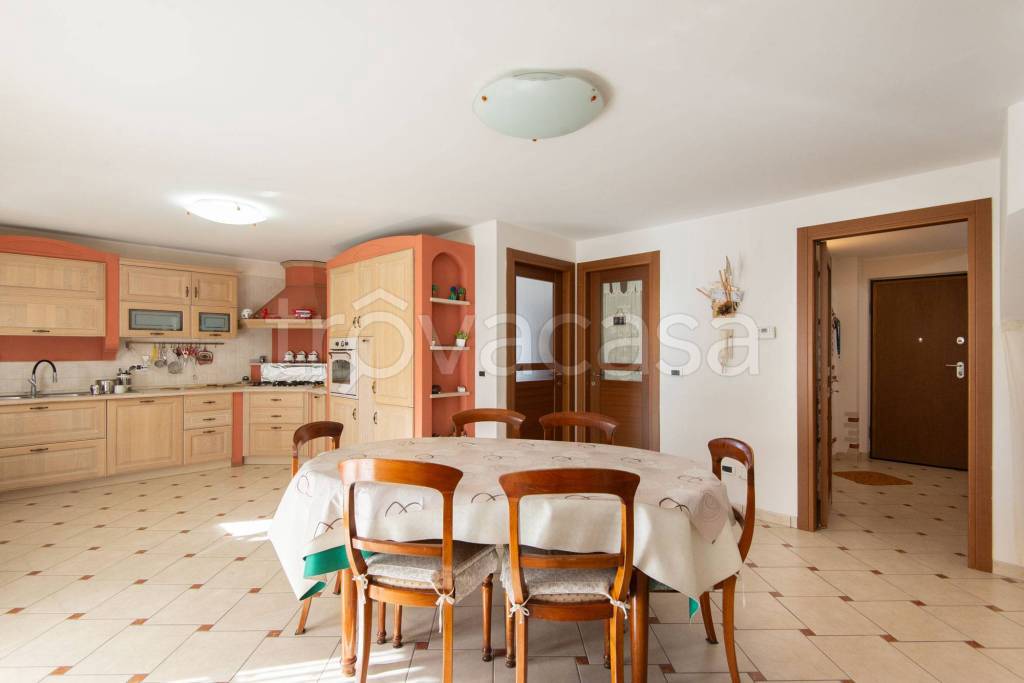 Villa a Schiera in vendita a Città Sant'Angelo via Roberto Nasuti, 26