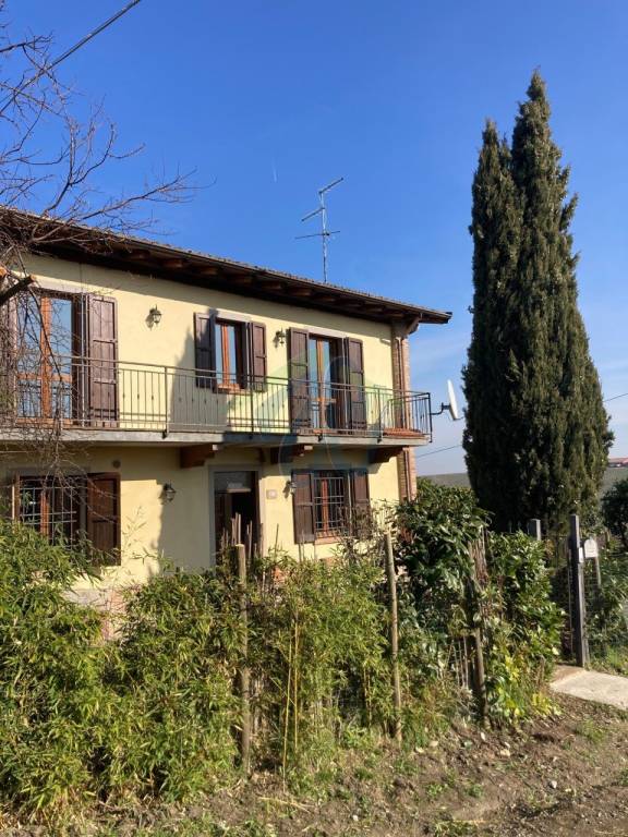 Villa in vendita a Ziano Piacentino via curtoni