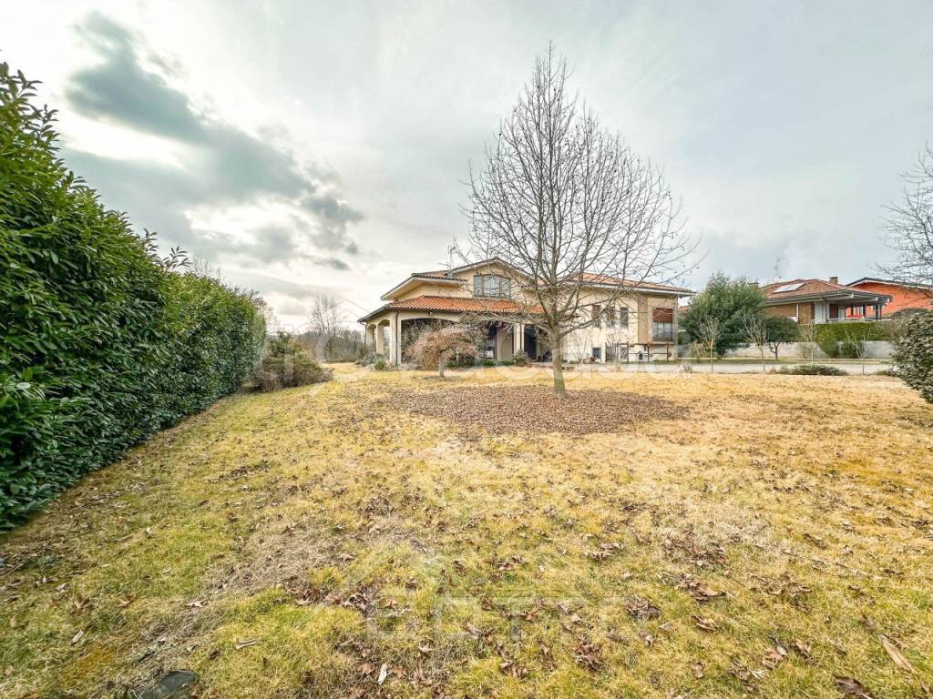 Villa in vendita a Cavallirio via Monte Bianco 20