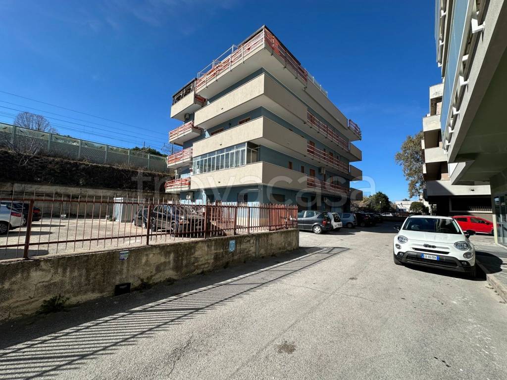 Garage in vendita a Pescara via Raffaello Sanzio, 135