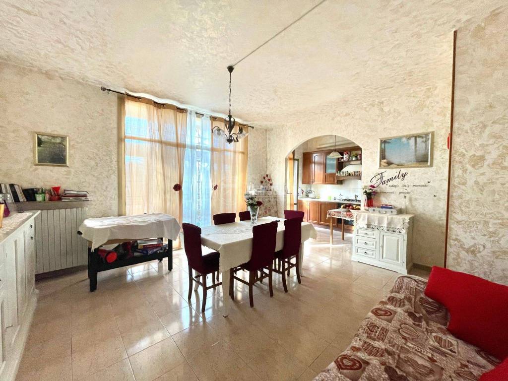 Appartamento in vendita a Reggio nell'Emilia via Monte Prampa