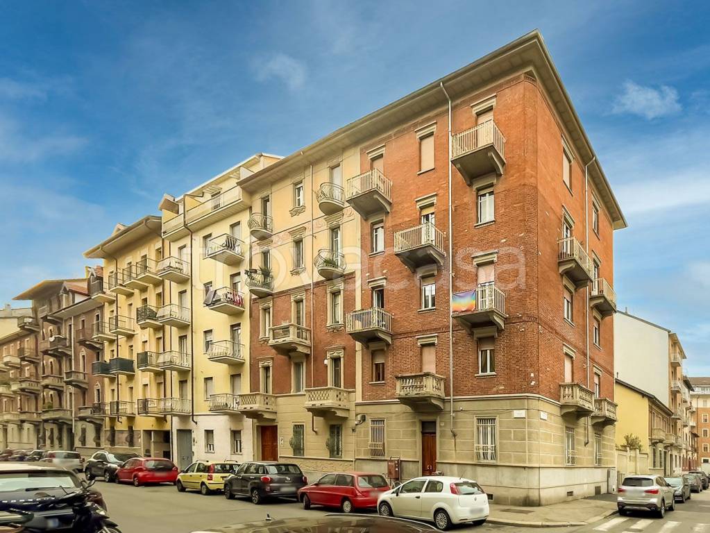 Appartamento in vendita a Torino via Trinità, 19