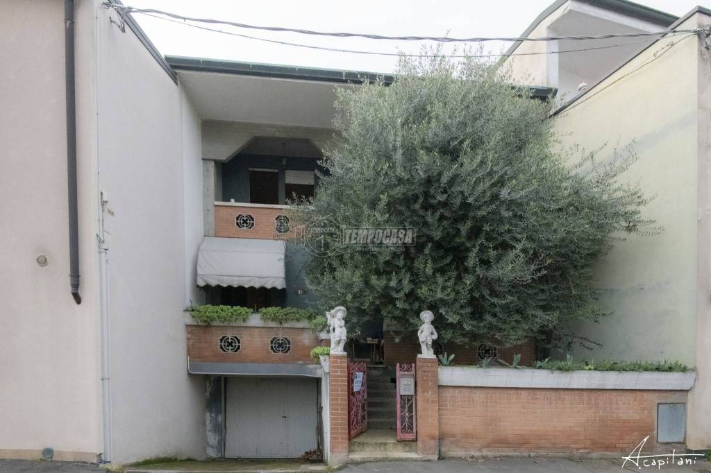 Villa in vendita a Rovigo via Anita Garibaldi 53