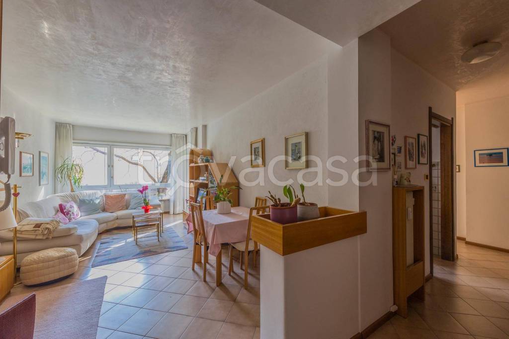Appartamento in vendita a Bolzano via Roen
