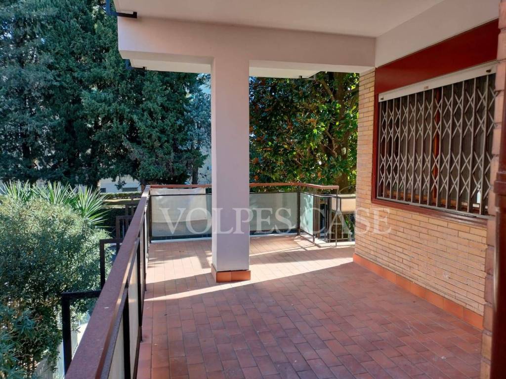 Appartamento in vendita a Roma via Della Camilluccia