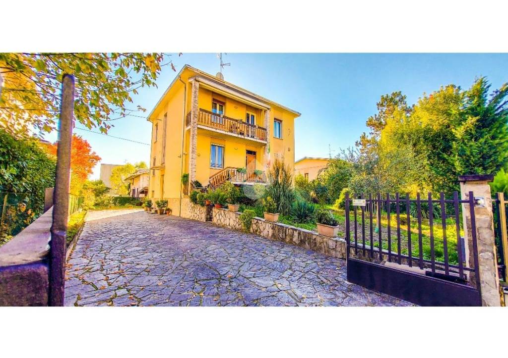 Villa Bifamiliare in vendita a Parma via alpi, 14