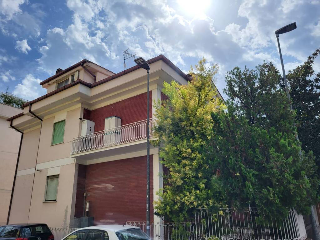 Appartamento in vendita a Guidonia Montecelio via Trento