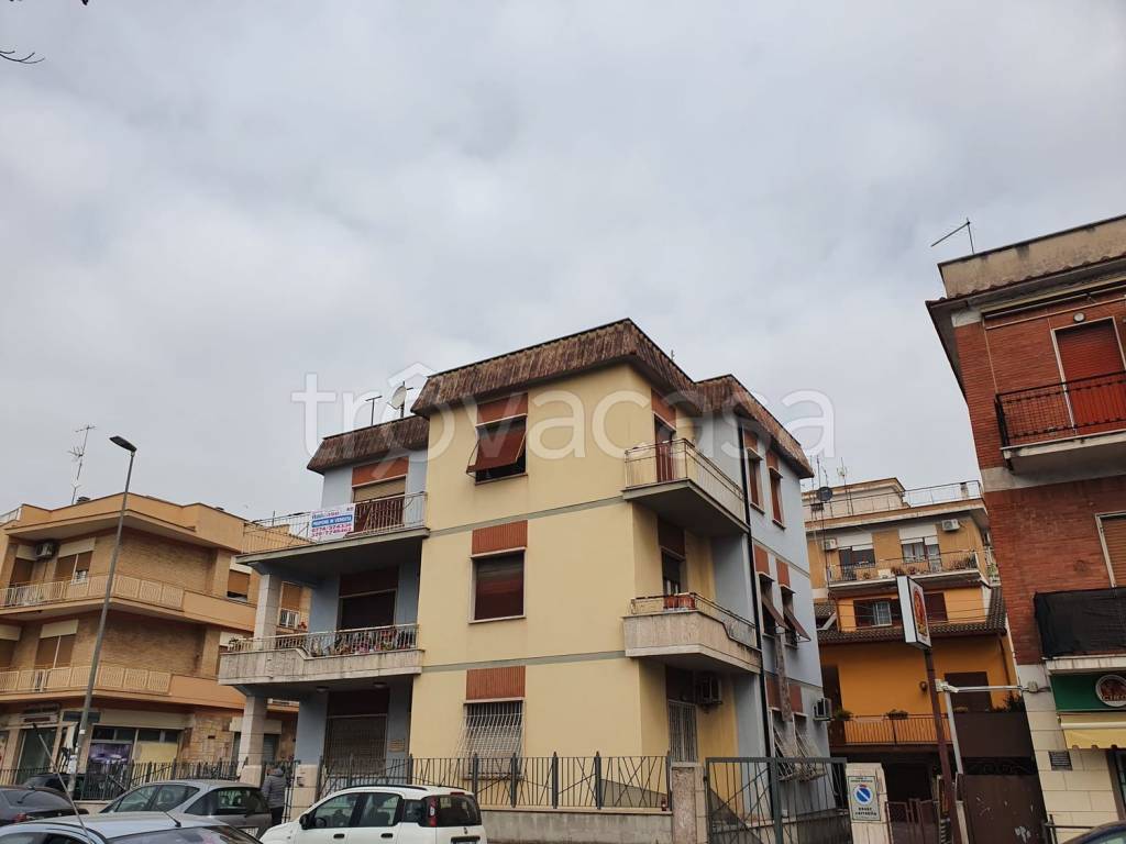 Appartamento in vendita a Guidonia Montecelio viale Trieste