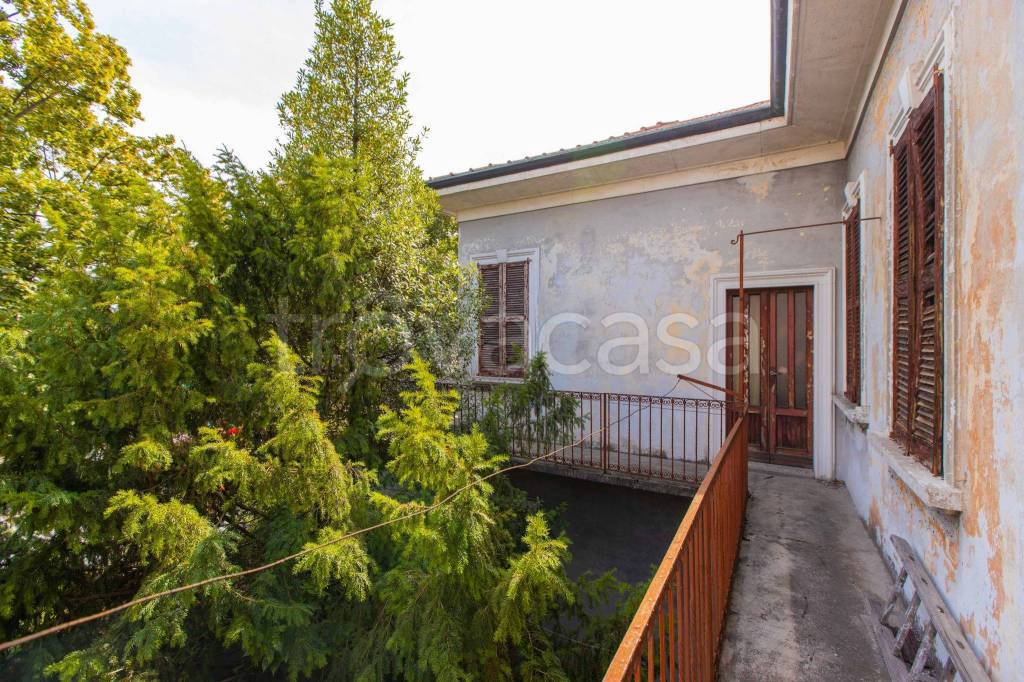 Villa in vendita a Busto Arsizio viale Trentino, 28