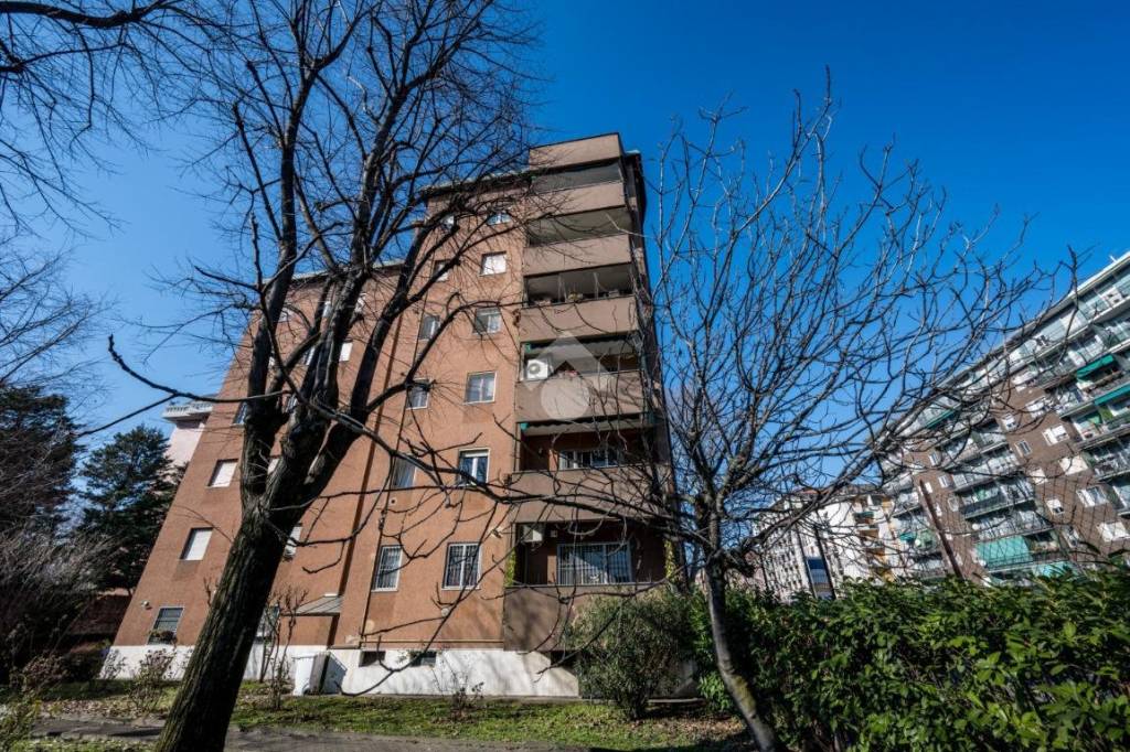 Appartamento in vendita a Milano via Giuseppe Avezzana, 10