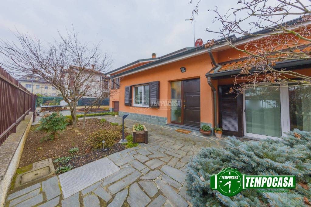 Villa in vendita a Vermezzo con Zelo via g. Carducci