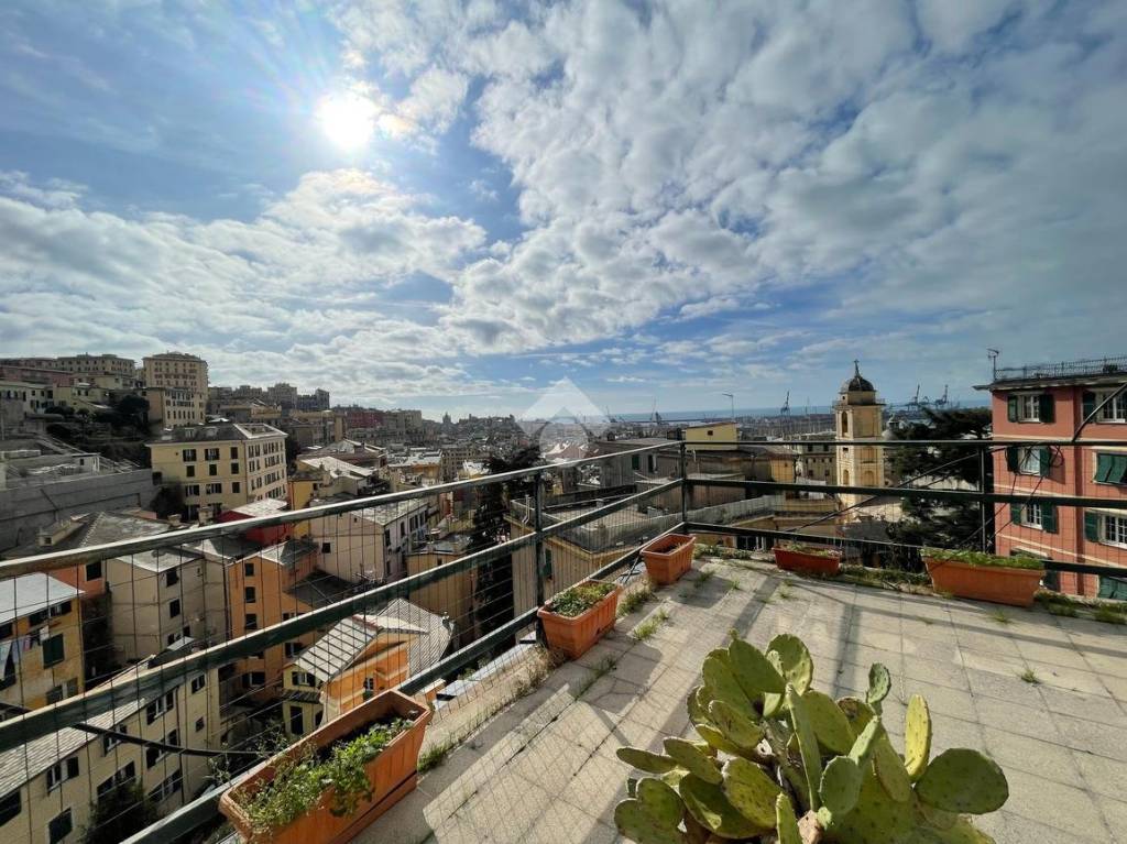 Appartamento in vendita a Genova piazza s. Bartolomeo dell'Olivella, 8