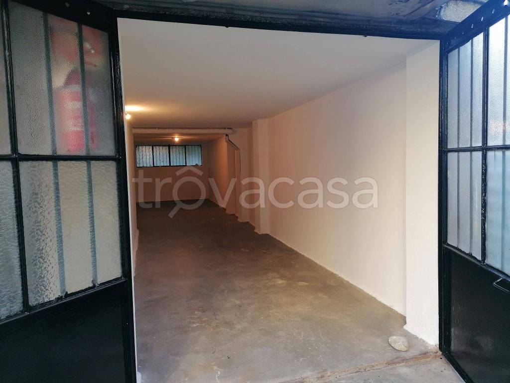 Garage in vendita a Baranzate via Redipuglia, 4
