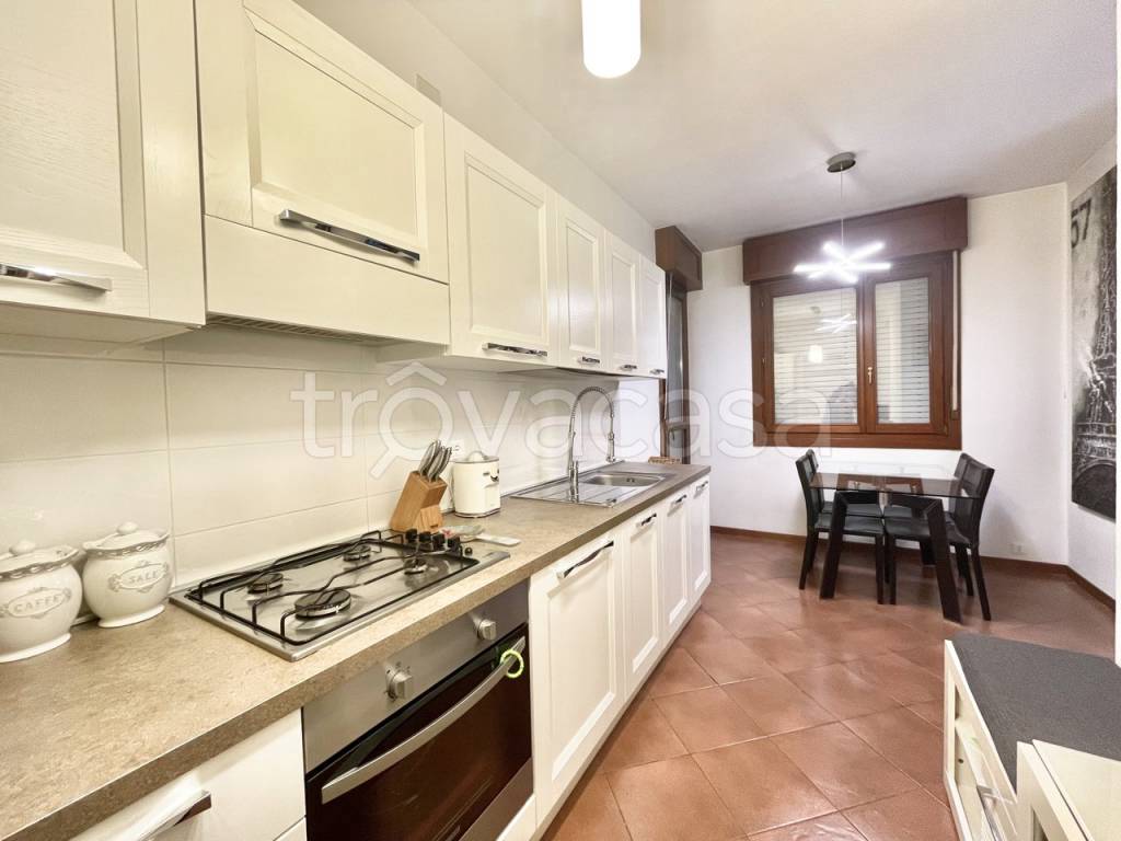 Appartamento in vendita a Trezzano sul Naviglio via Giovan Battista Pergolesi, 2