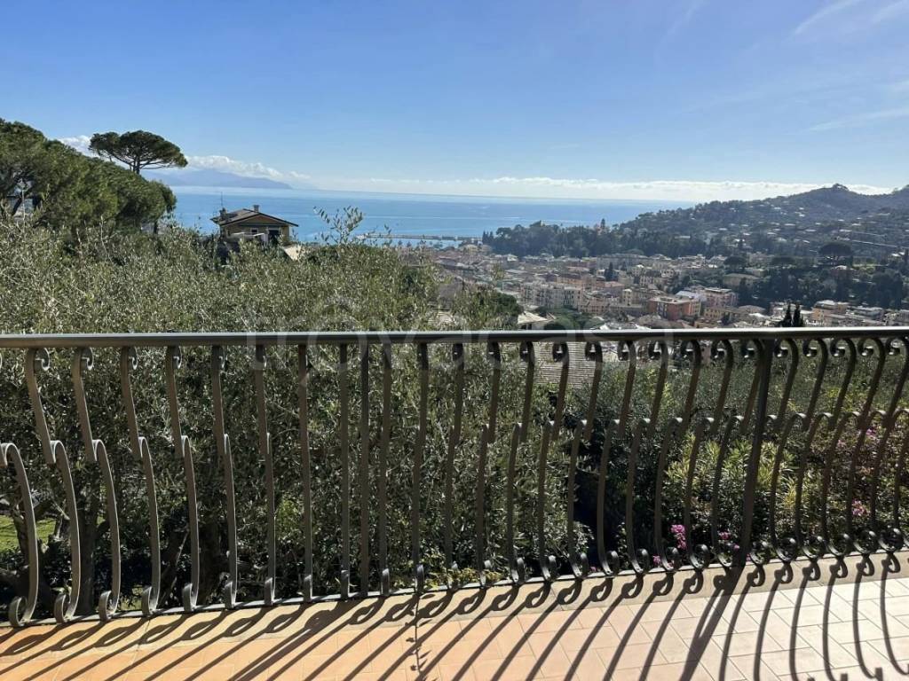 Appartamento in vendita a Santa Margherita Ligure viale Privato Paradiso