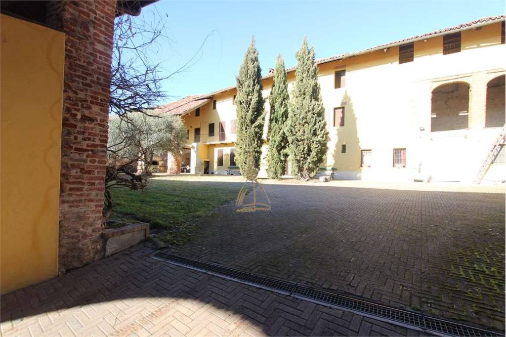 Casa Indipendente in vendita a Castelnuovo Don Bosco piazza San Sebastiano , 56