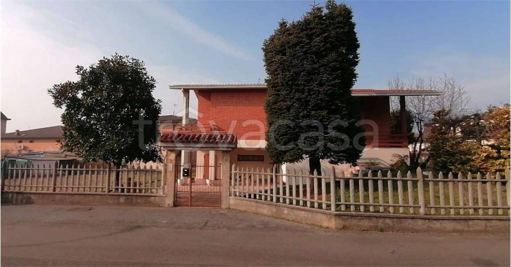 Villa in vendita a Urago d'Oglio via Kennedy, snc