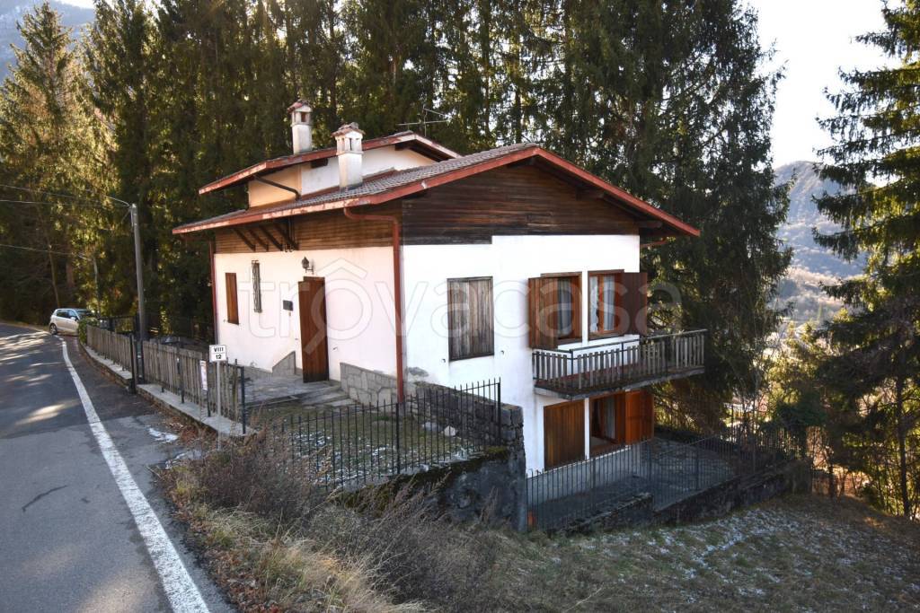 Villa in vendita a Esino Lario via Cainallo, 23