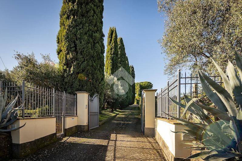 Villa Bifamiliare in vendita a Genzano di Roma via Landi, 42