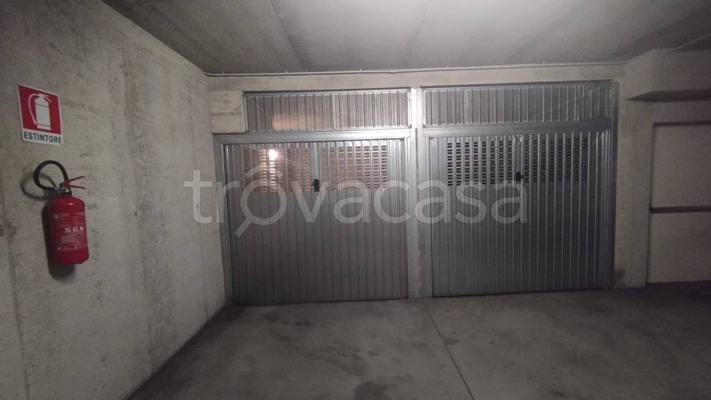 Garage in affitto a Como via Bellinzona, 246A