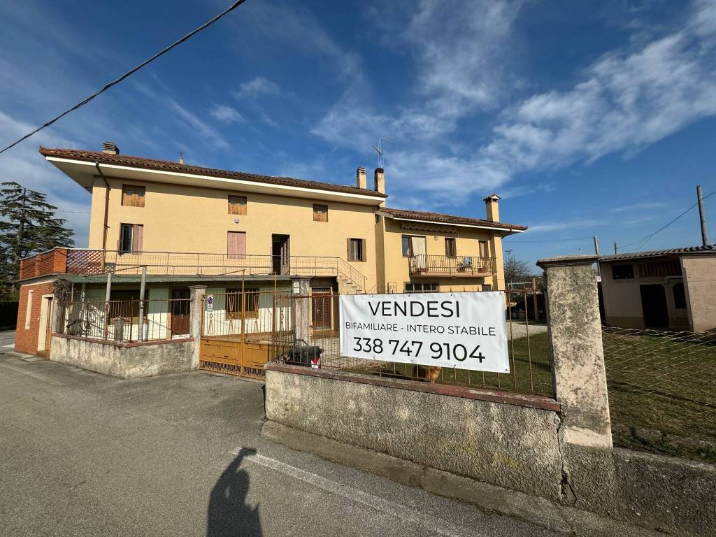 Villa Bifamiliare in in vendita da privato a Rive d'Arcano via Coseano, 13