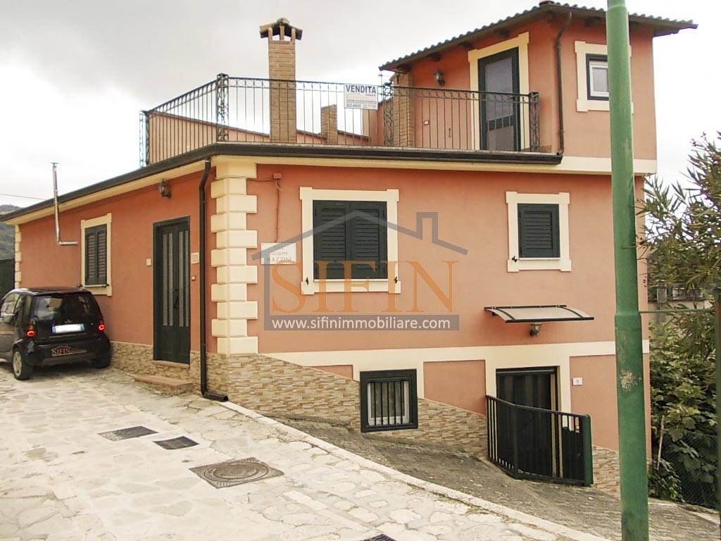 Casa Indipendente in vendita a San Nicola Baronia via Difesa, 9