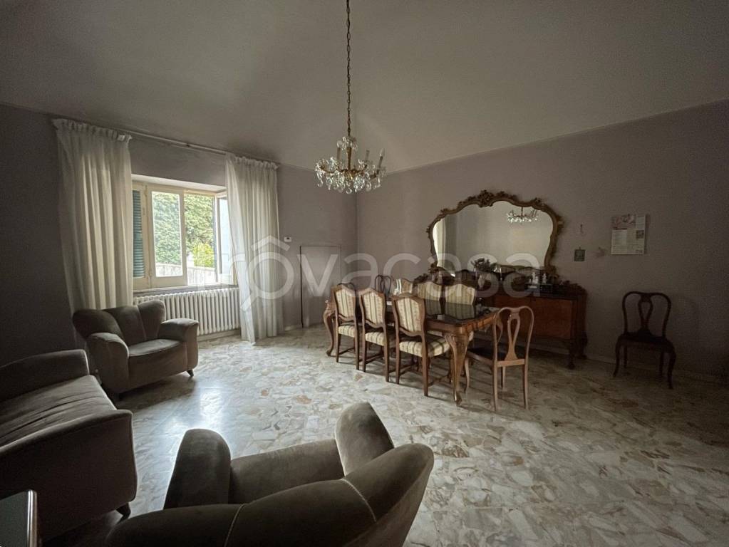 Appartamento in vendita ad Adelfia via Valenzano, 23