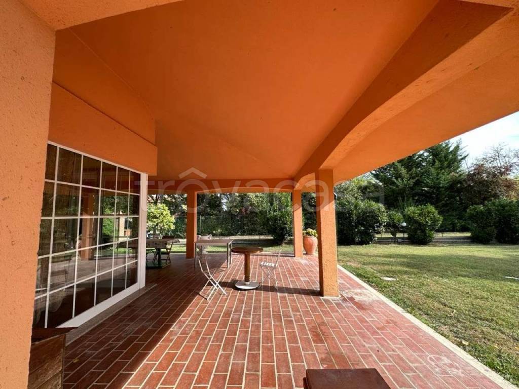 Villa in vendita a Cadeo via emilia 149