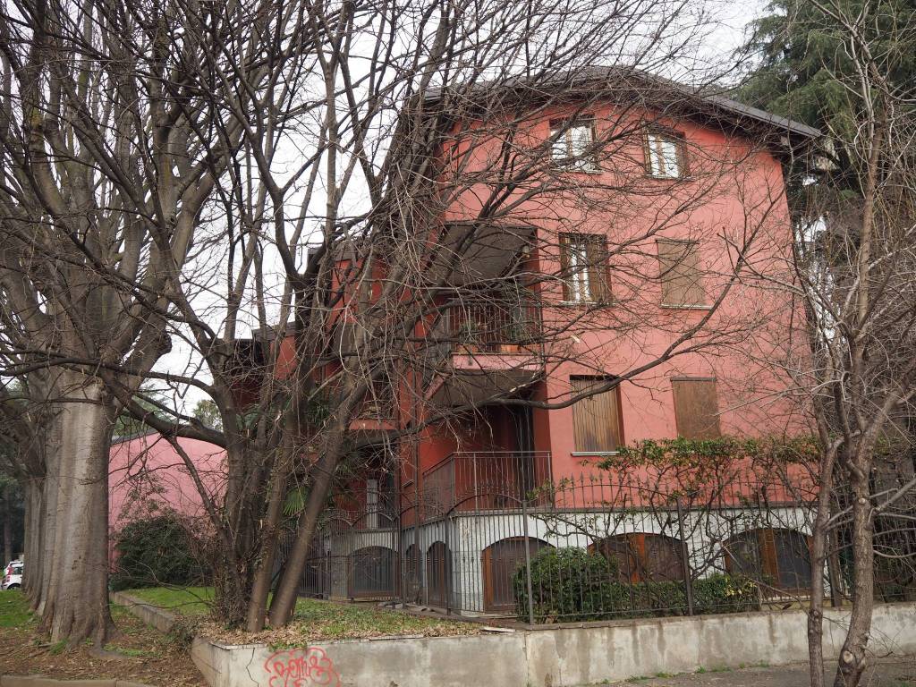 Appartamento in vendita a Monza via Arrigo Boito, 44