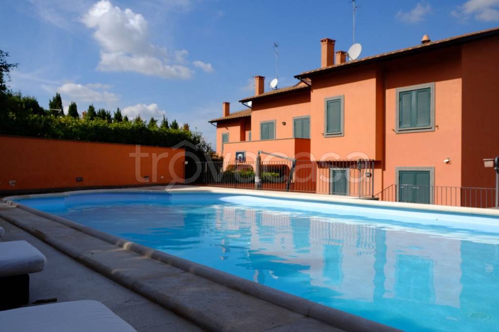 Villa Bifamiliare in vendita a Frascati via Fontana Vecchia, 8A