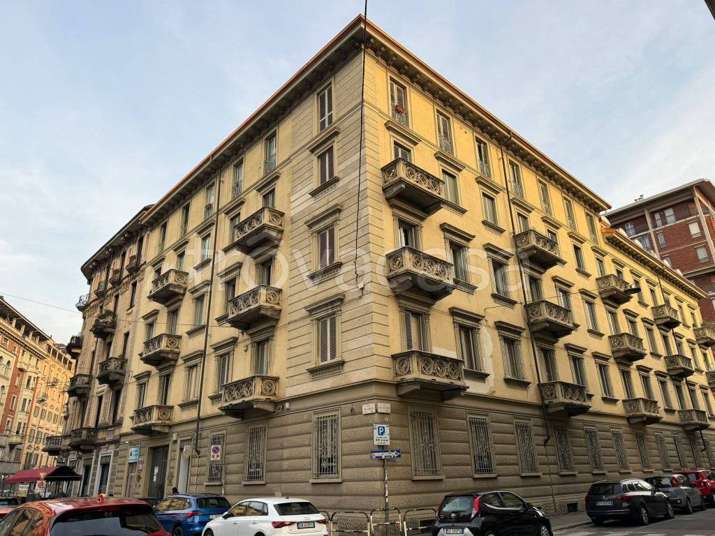 Appartamento in vendita a Torino via Luigi Cibrario, 13