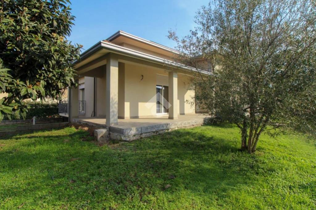 Villa in vendita a Ghedi via Donizetti, 3