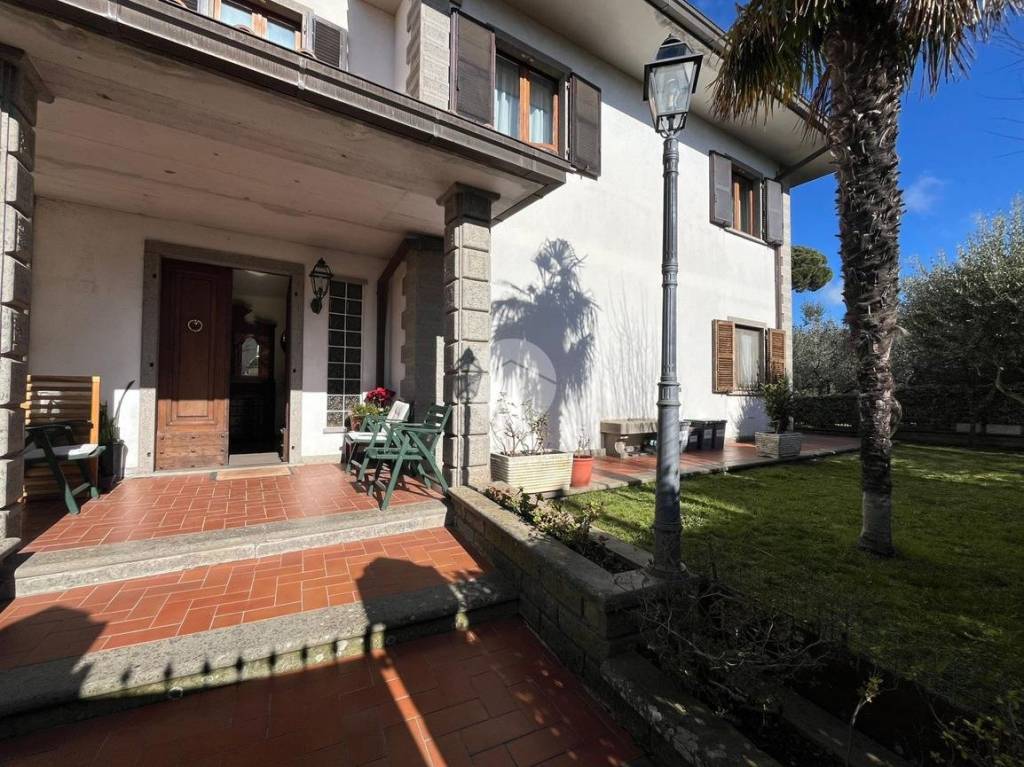 Villa in vendita a Viterbo zona Viale Trieste, 1