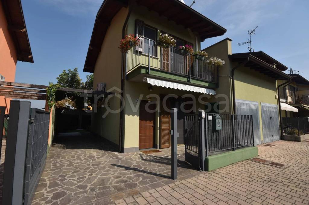 Villa Bifamiliare in vendita a Cumignano sul Naviglio