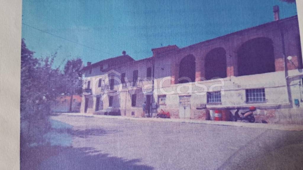 Intero Stabile in vendita a Castagnole Monferrato regione Mongardone