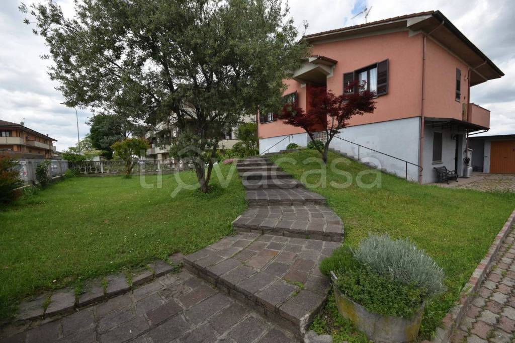 Villa in vendita a Cremosano