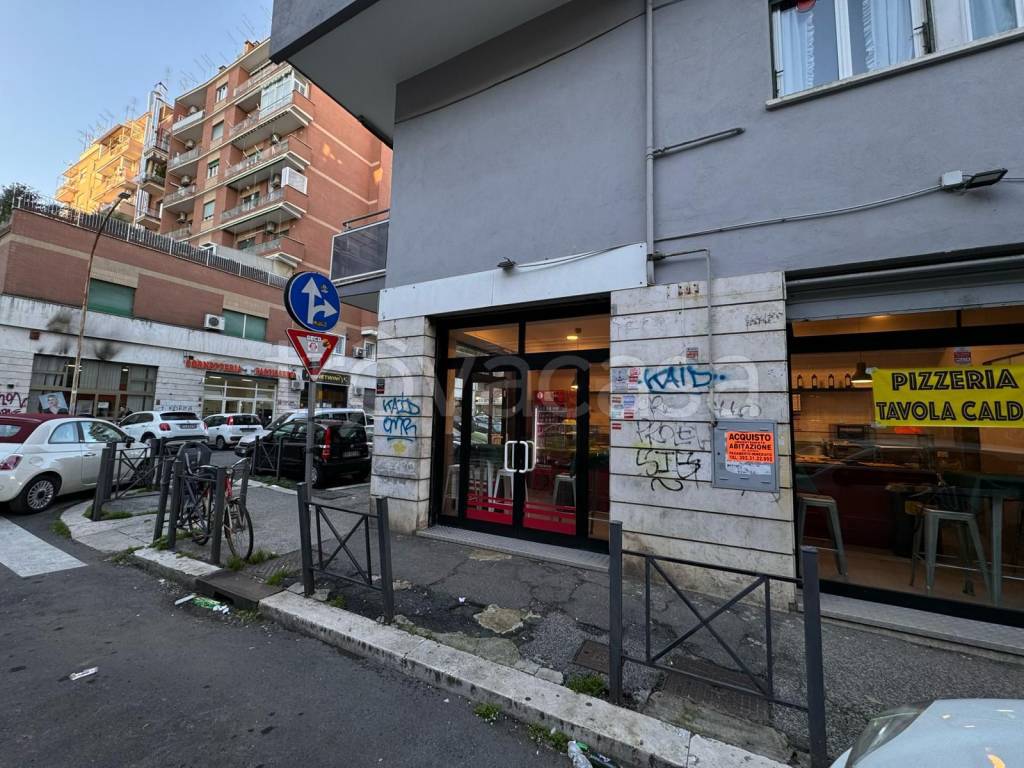 Pizzeria in vendita a Roma via Francesco Laparelli