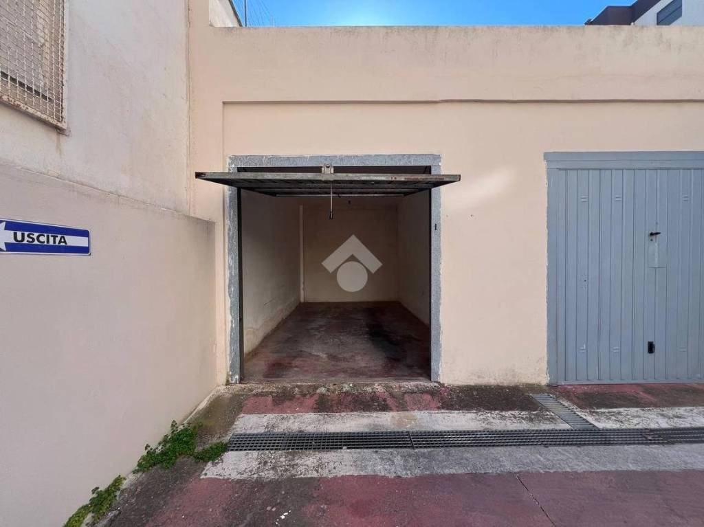 Garage in vendita a Brindisi via Sant'Angelo, 47