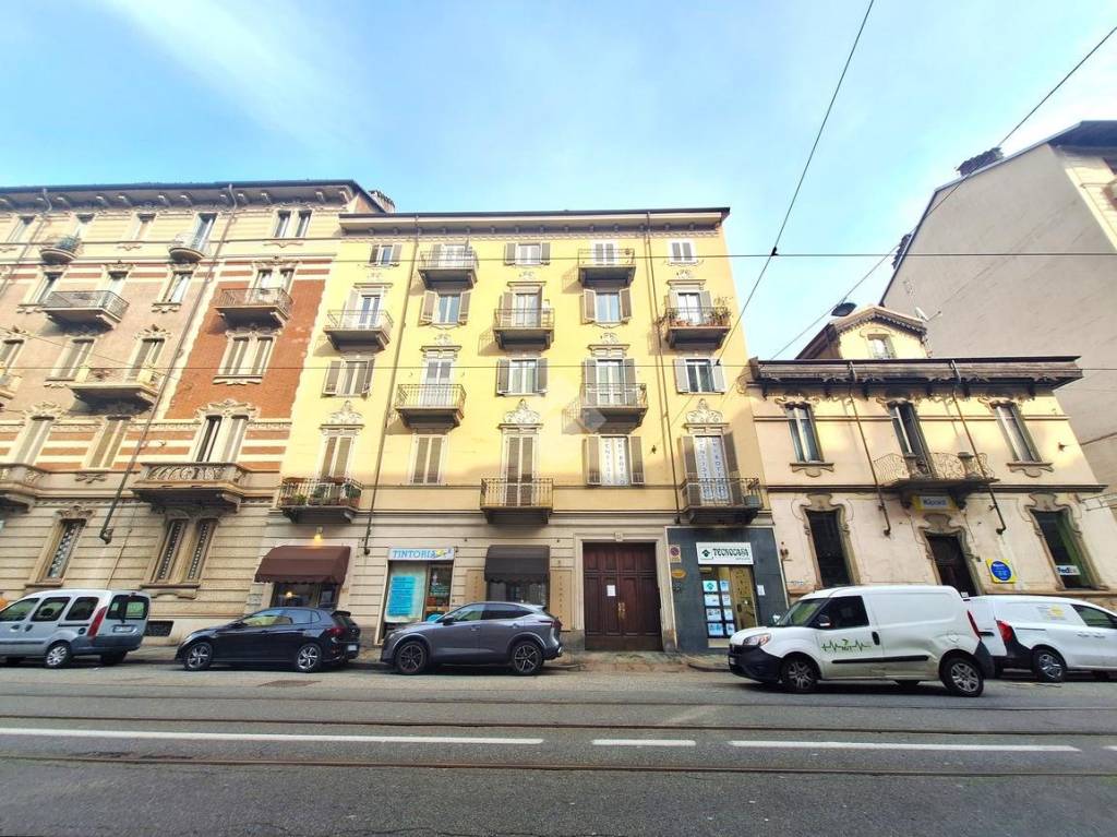Garage in vendita a Torino via Cibrario, 34