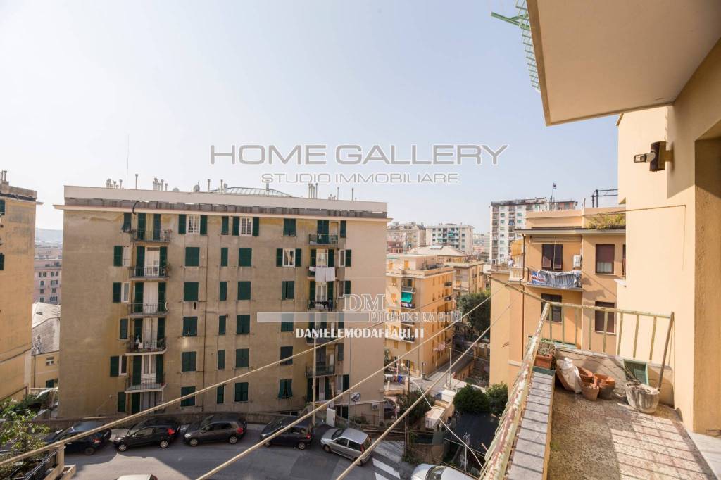 Appartamento in vendita a Genova via Federico Donaver