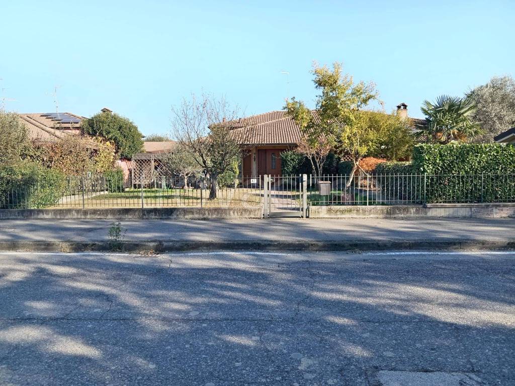 Villa Bifamiliare in in vendita da privato a Romanengo via a. Maffezzoni