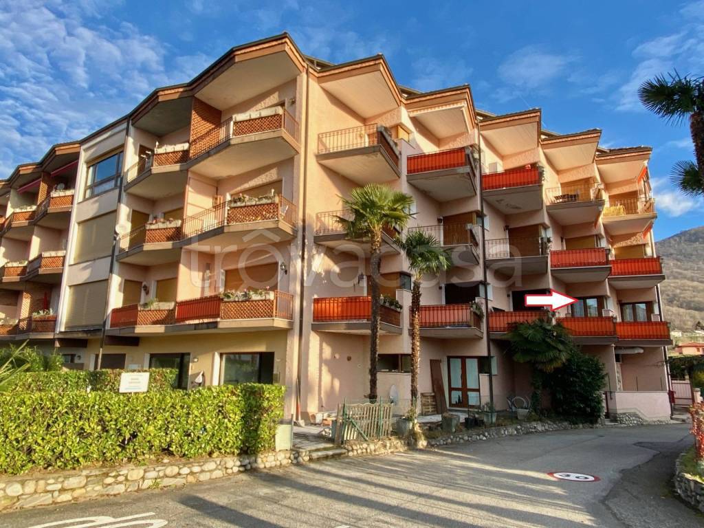 Appartamento in vendita a Brezzo di Bedero via Belmonte