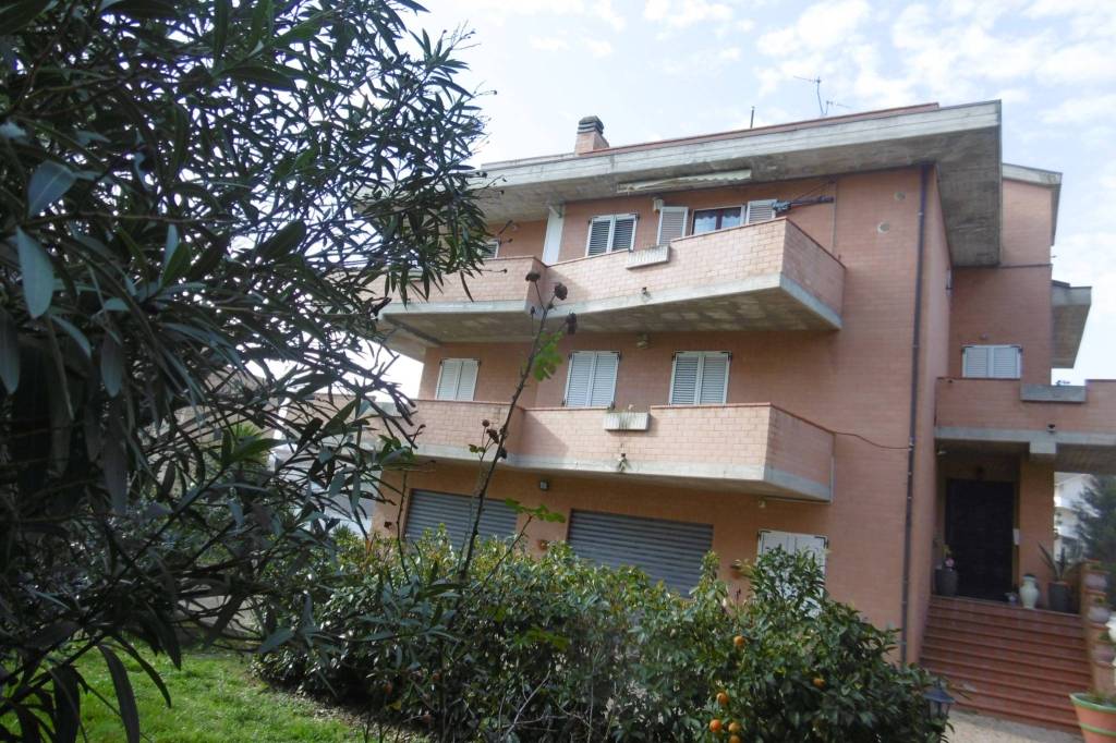 Casa Indipendente in vendita a Montegranaro via Veregrense