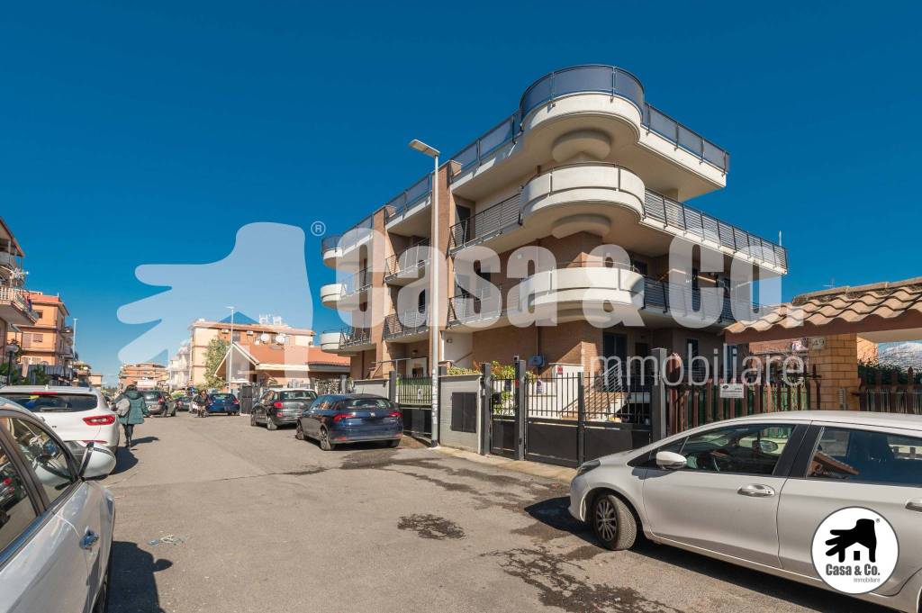 Appartamento in vendita a Roma via Paternopoli, 47