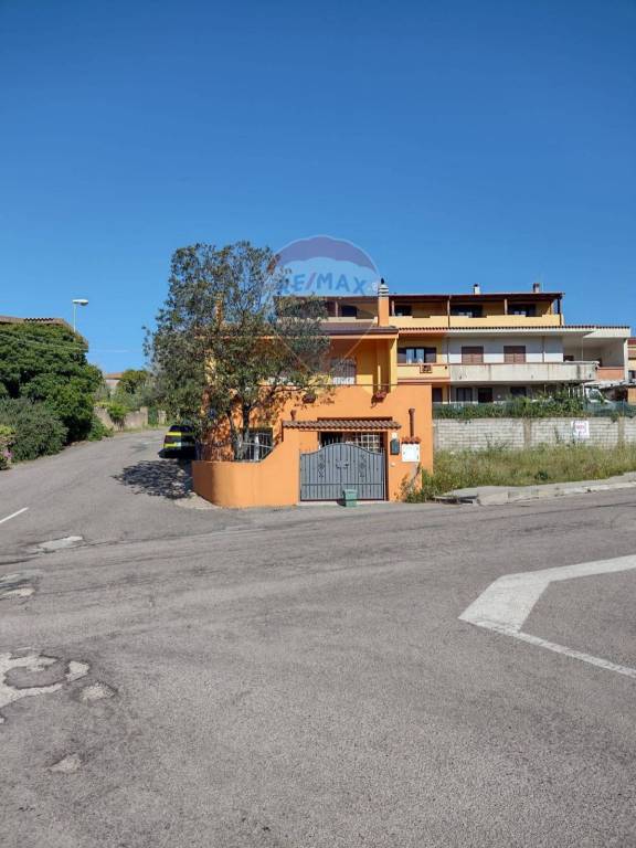 Casa Indipendente in vendita a Trinità d'Agultu e Vignola via Cossu, 38