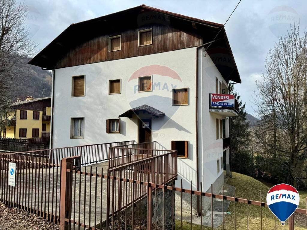Villa in vendita a Selvino via Talpino, 29