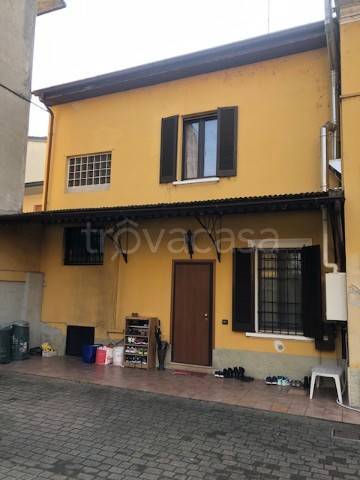Casa Indipendente in vendita a Sant'Angelo Lodigiano via Savarè